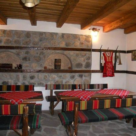 Djolevi Guesthouse Добринище Екстериор снимка