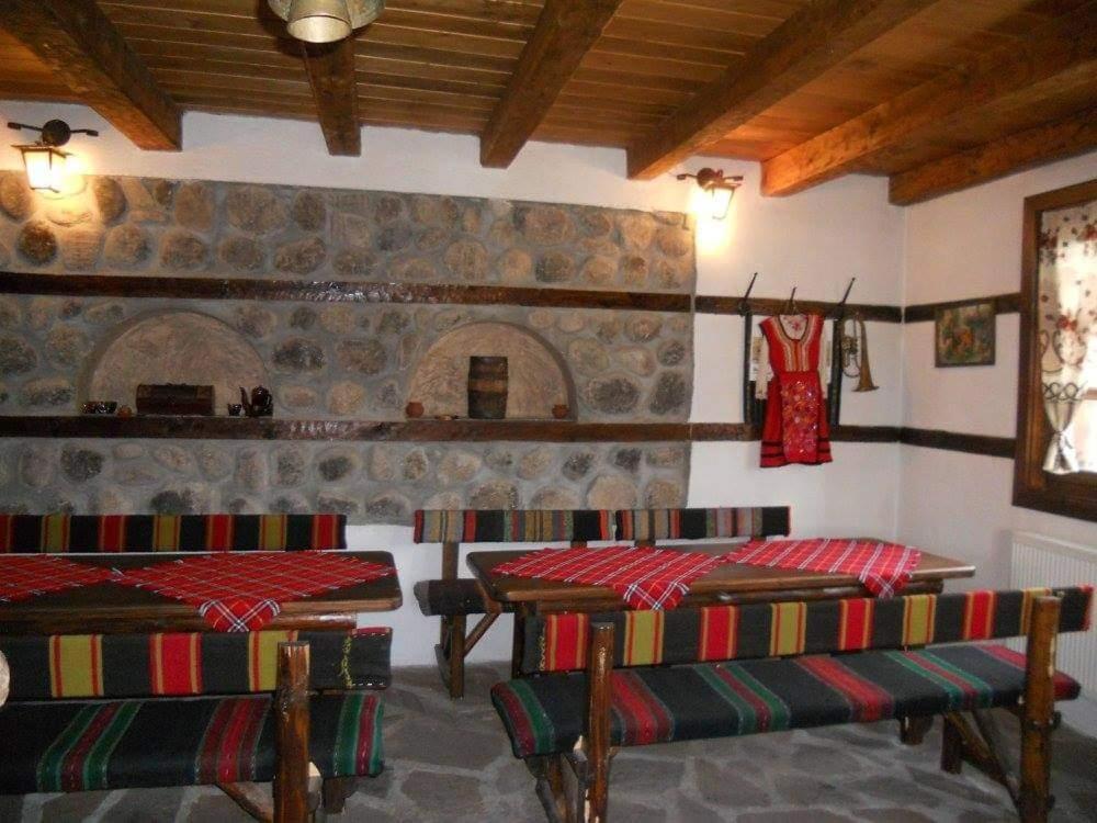 Djolevi Guesthouse Добринище Екстериор снимка